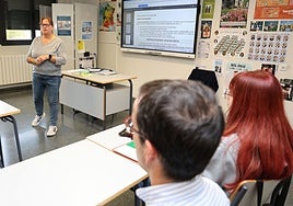 Alumnos durante una clase de francés, en una imagen de archivo.