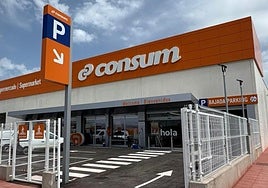 Una de las tiendas de Consum.