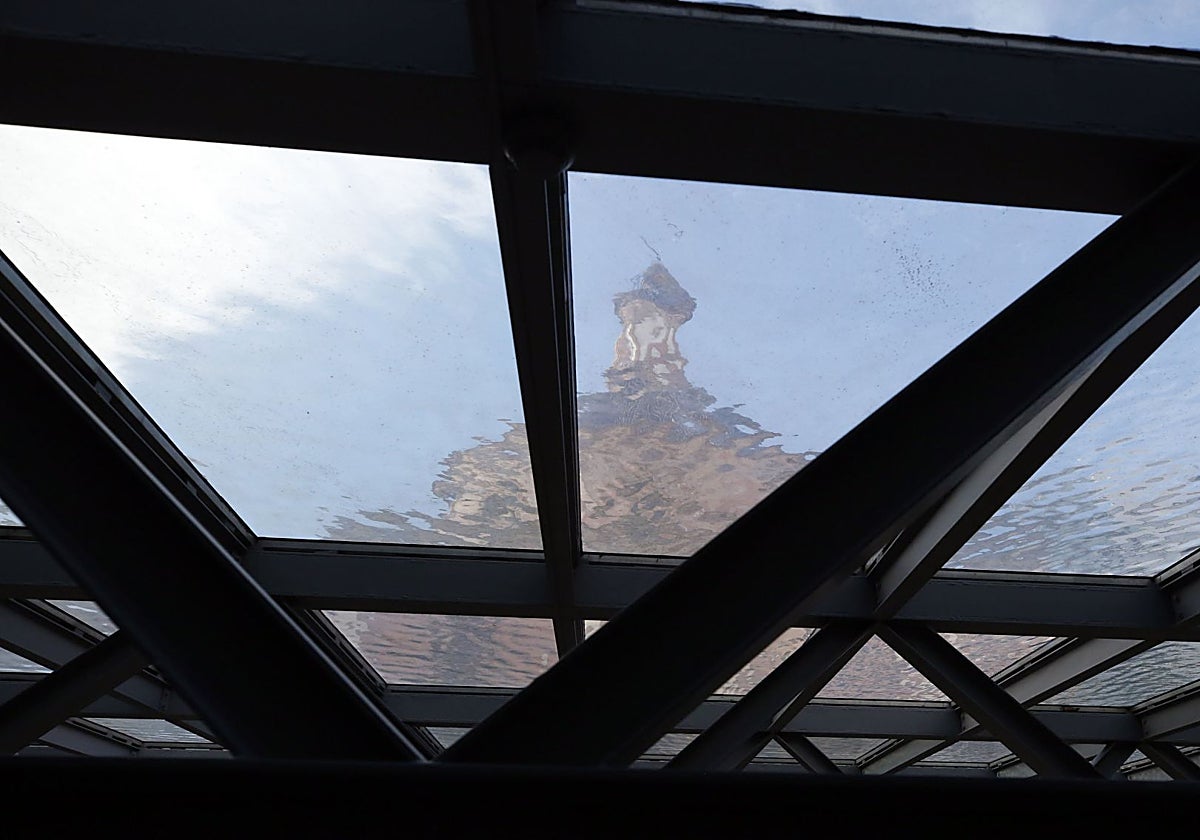 Lámina de agua de la Almoina.