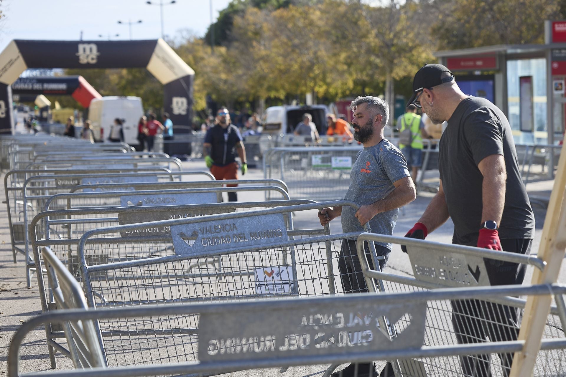 FOTOS | La Ciudad de las Artes y las Ciencias la víspera del Maratón de Valencia 2025