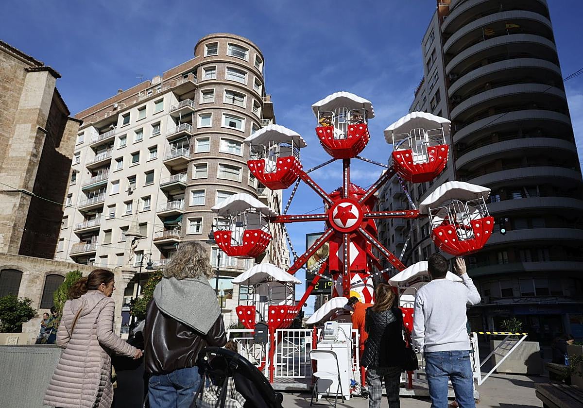 La nueva noria en la plaza de San Agustín