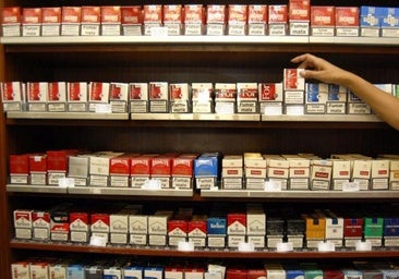El nuevo precio del tabaco desde hoy, en el estanco y con recargo: cambia en Marlboro, Chesterfield o Phillip Norris