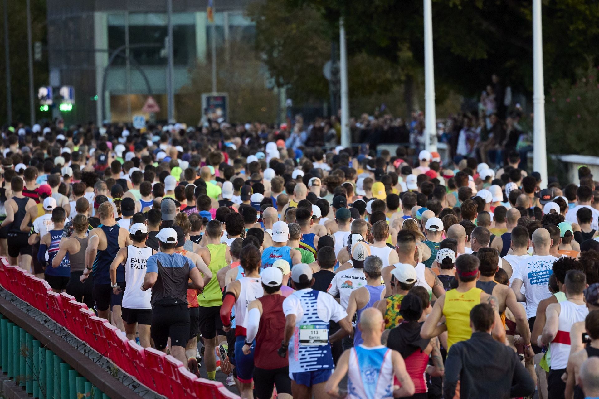 Búscate en el Maratón de Valencia 2025