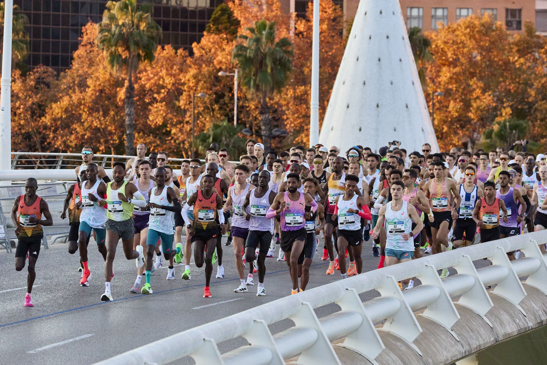 Búscate en el Maratón de Valencia 2025