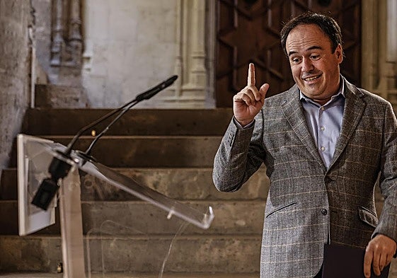 Pérez Llorca, en el Palau de la Generalitat, antes de anunciar el nuevo Consell.