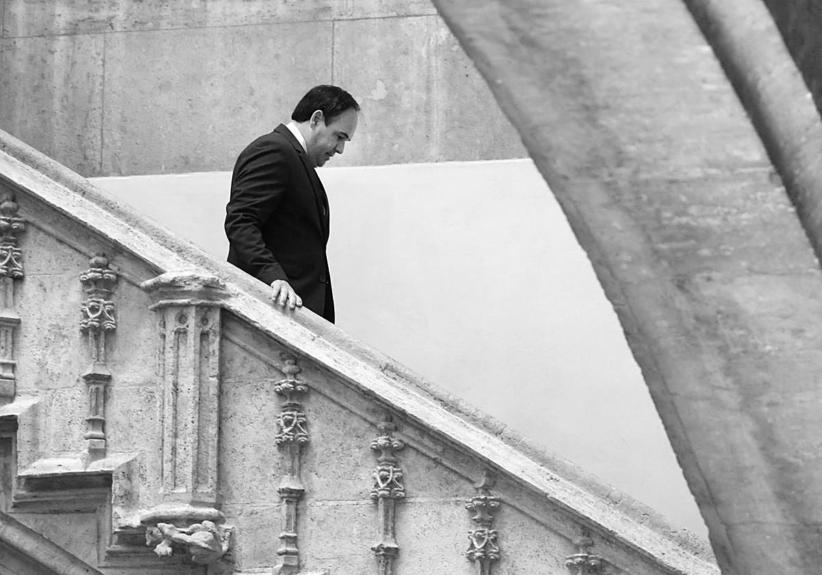 Llorca salta al teatro