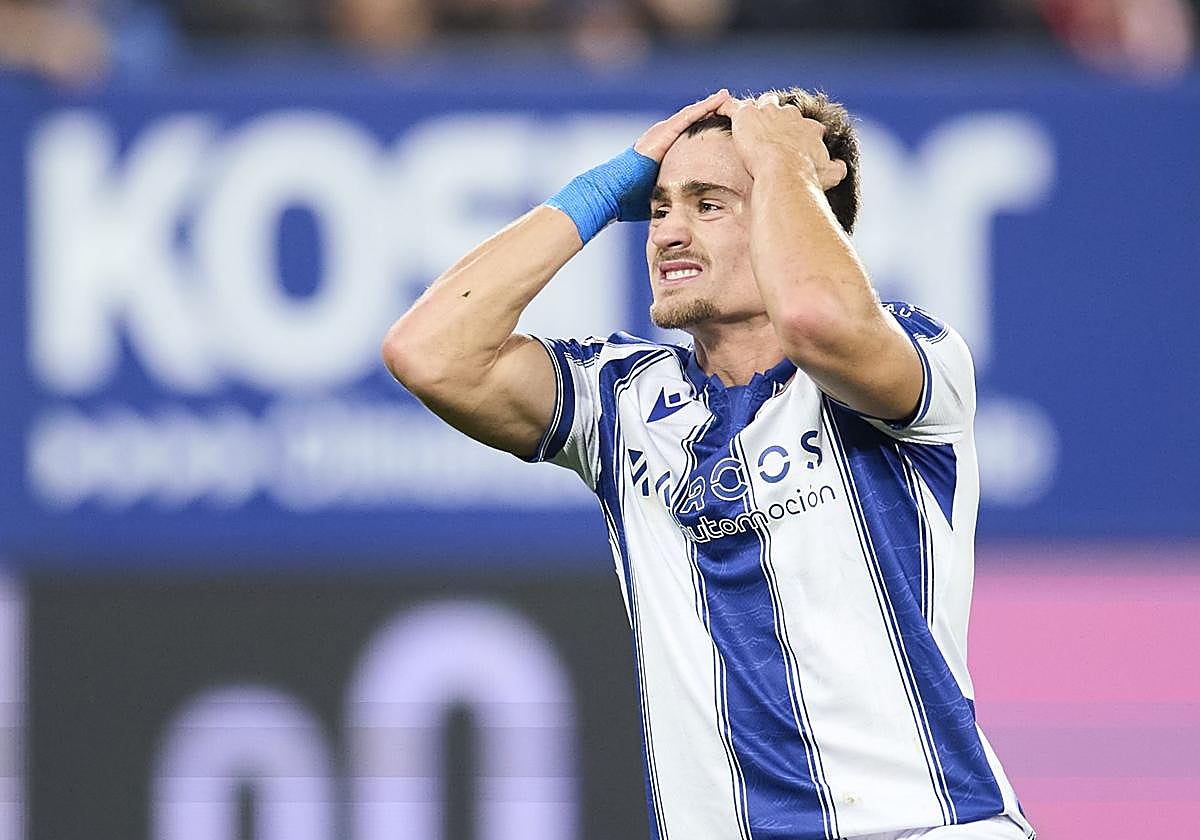 Iván Romero se lamenta en El Sadar.