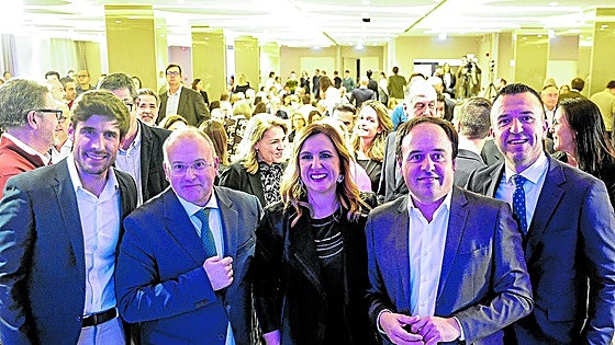 Pérez Llorca trata de buscar el equilibrio en la gestora con afines a Mompó y Catalá