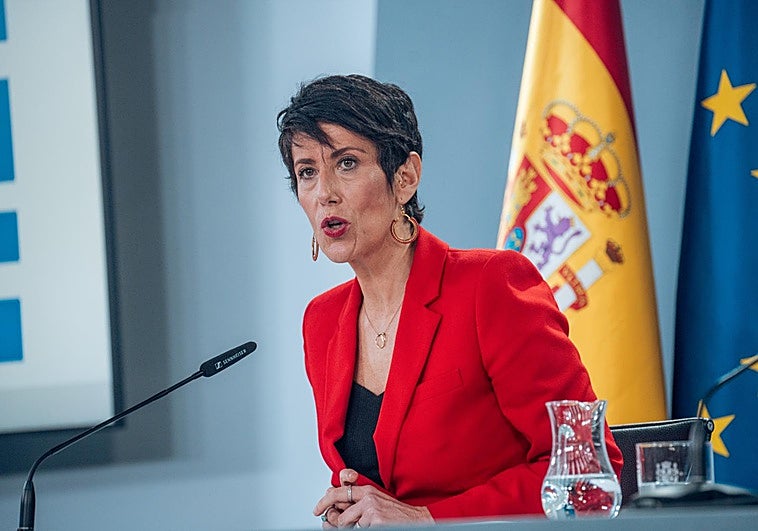 Elma Saiz cree que los mensajes con Mazón acreditan que Feijóo faltó a la verdad: «Quería hacer daño al Gobierno»