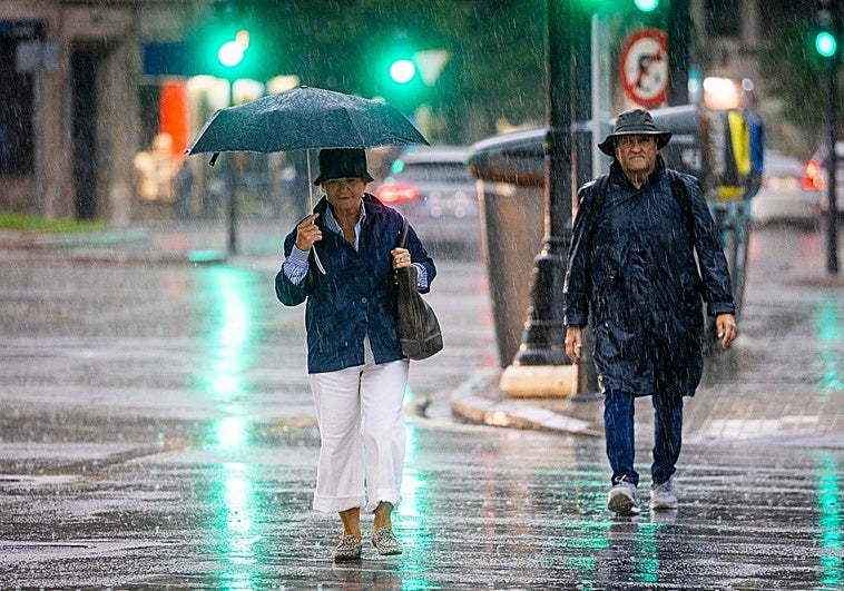Las primeras lluvias torrenciales dejan 15 litros en una hora en Tavernes y ponen en jaque el Festivern