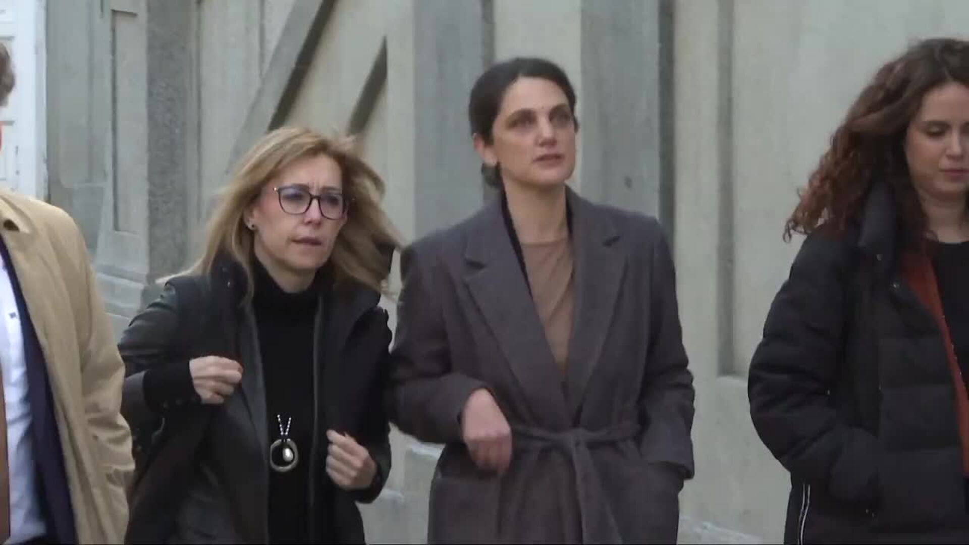 Sánchez Acera niega injerencia de Moncloa: El 'email' del novio de Ayuso le llegó por la prensa