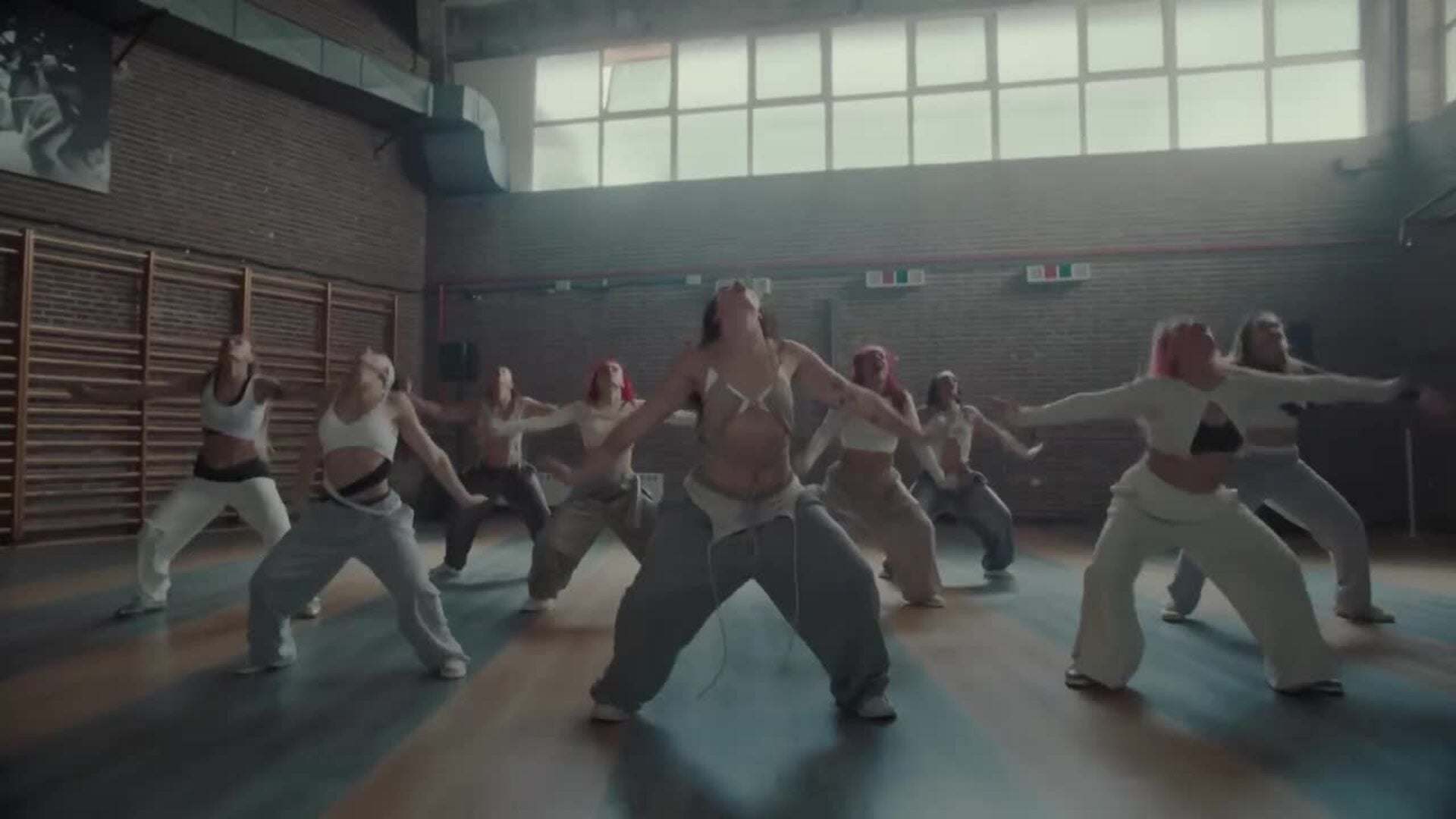 Lola Índigo, Morat, Camilo y Violeta protagonizan los últimos estrenos musicales de marzo