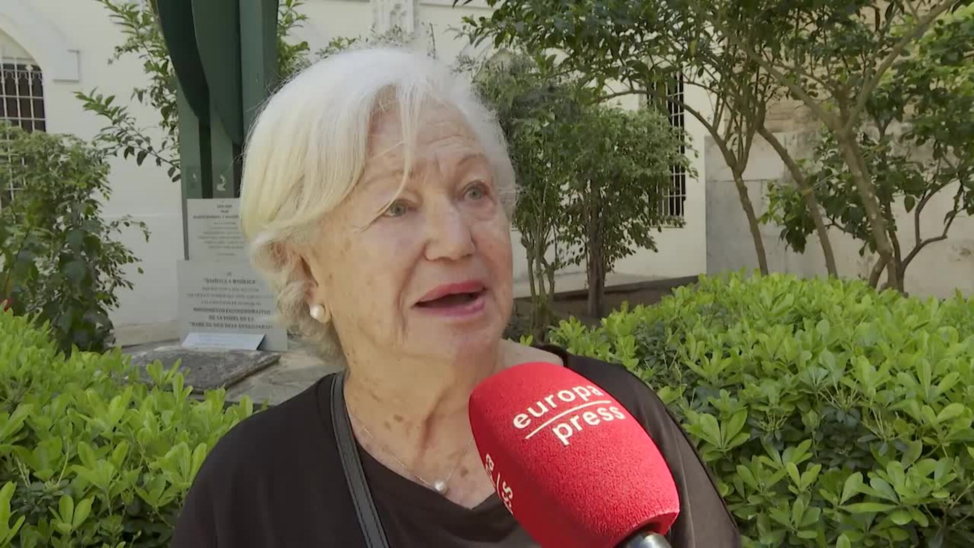 Fieles honran y despiden al Papa Francisco: "Creo que lo van a santificar"