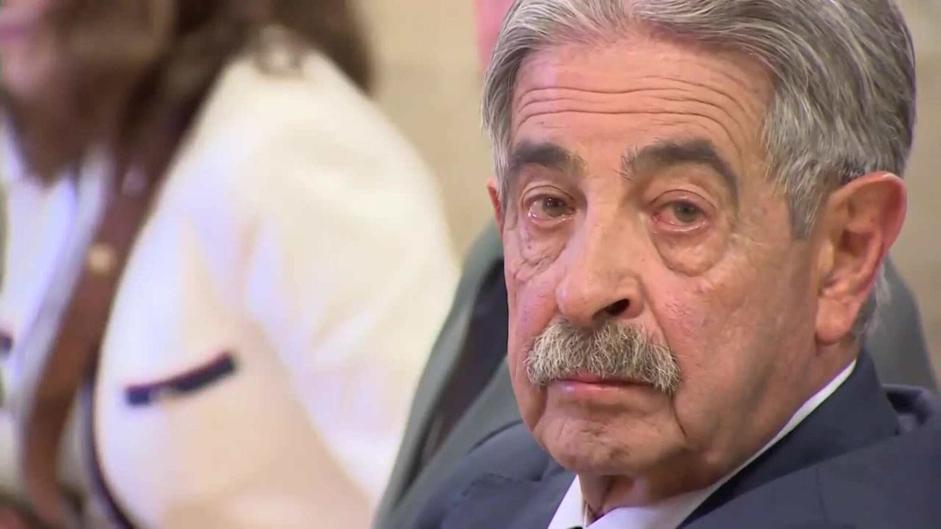Acto de conciliación entre el Rey emérito, que no se ha presentado, y Revilla