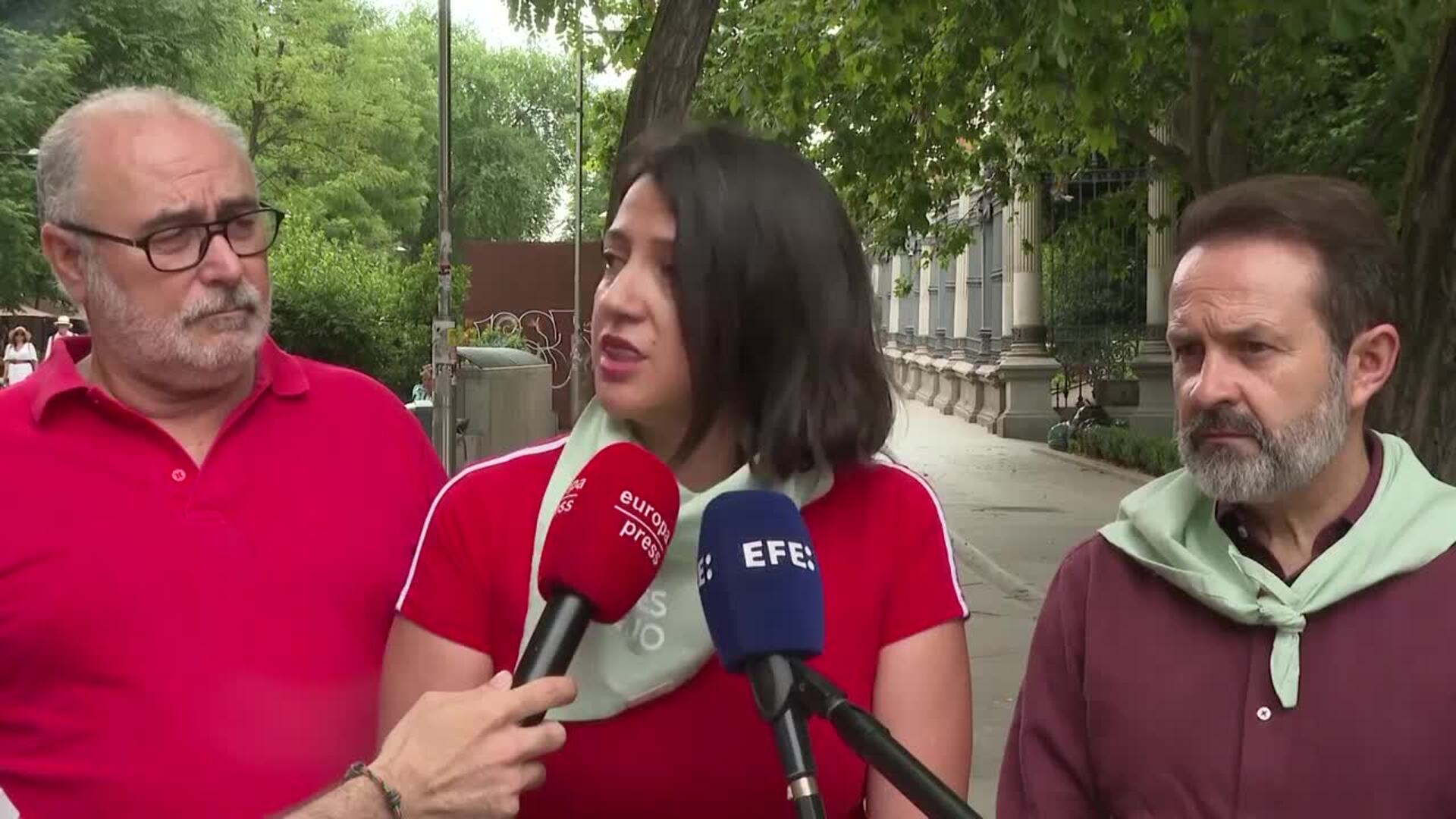 Verdes Equo denuncia la "fullería" en el Senado para excluir a lobo de la ley protección animal