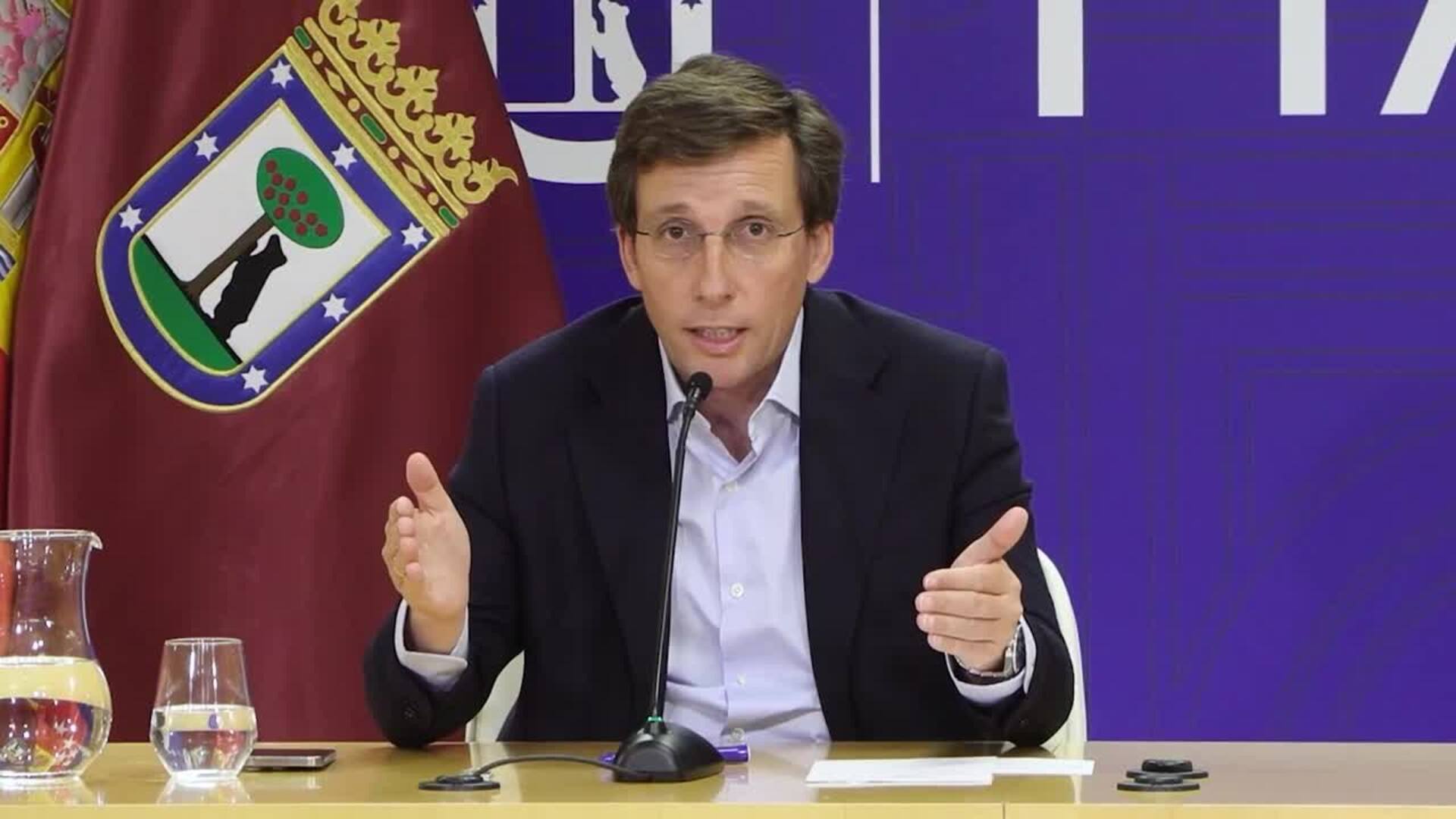 Almeida defiende el derecho de los grupos a colocar bandera LGTBI en balcones de sus despachos
