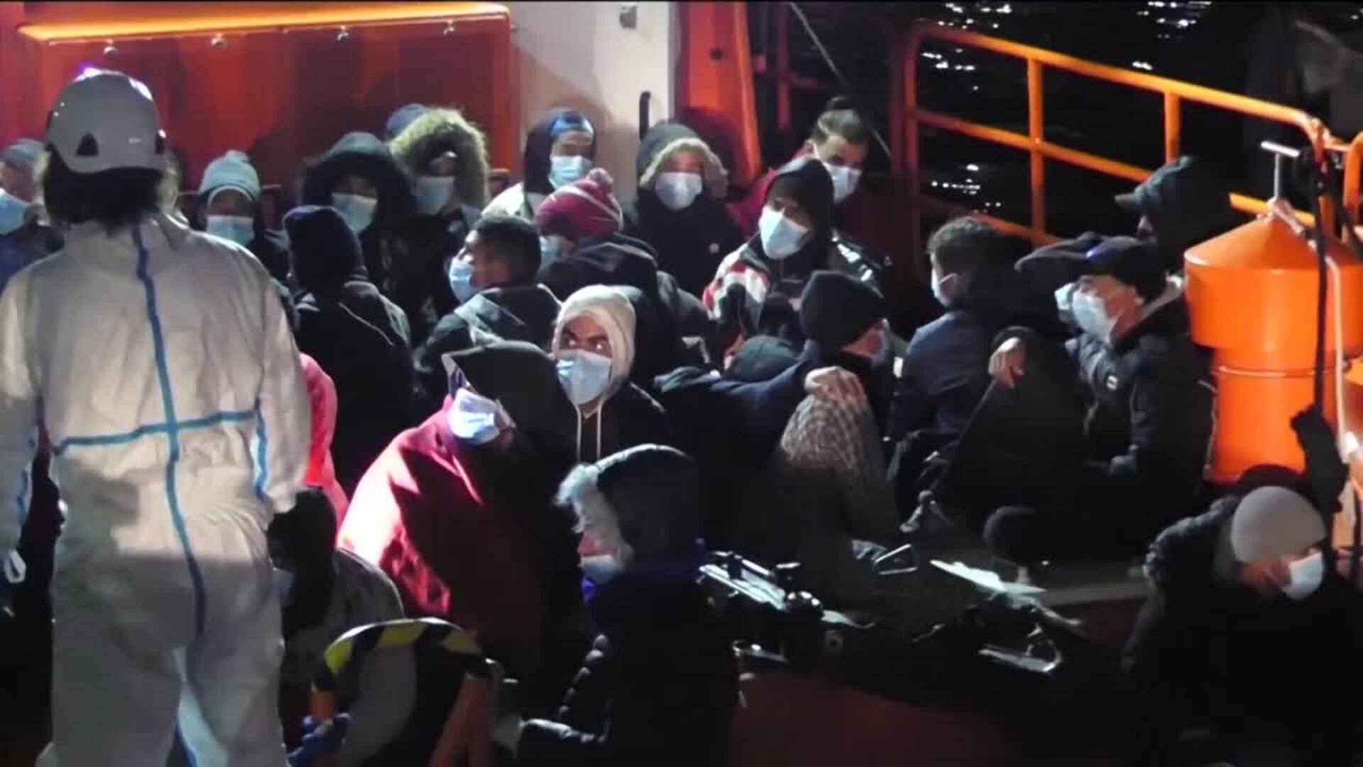Canarias y Estado firman el acuerdo sobre menores migrantes solicitantes de asilo