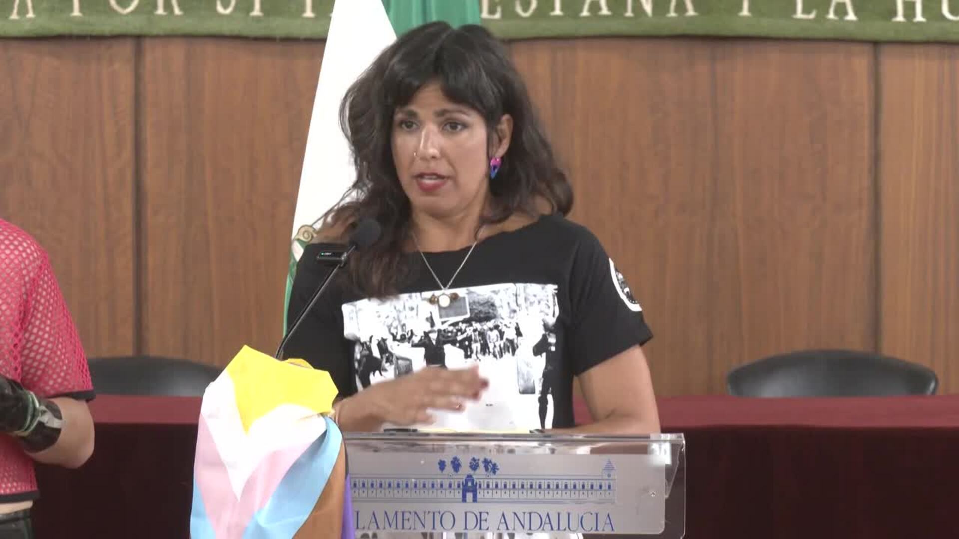 Adelante entrega al youtuber 'Tigrillo' el premio 'Orgullo Andalú' en homenaje a la lucha Lgtbi