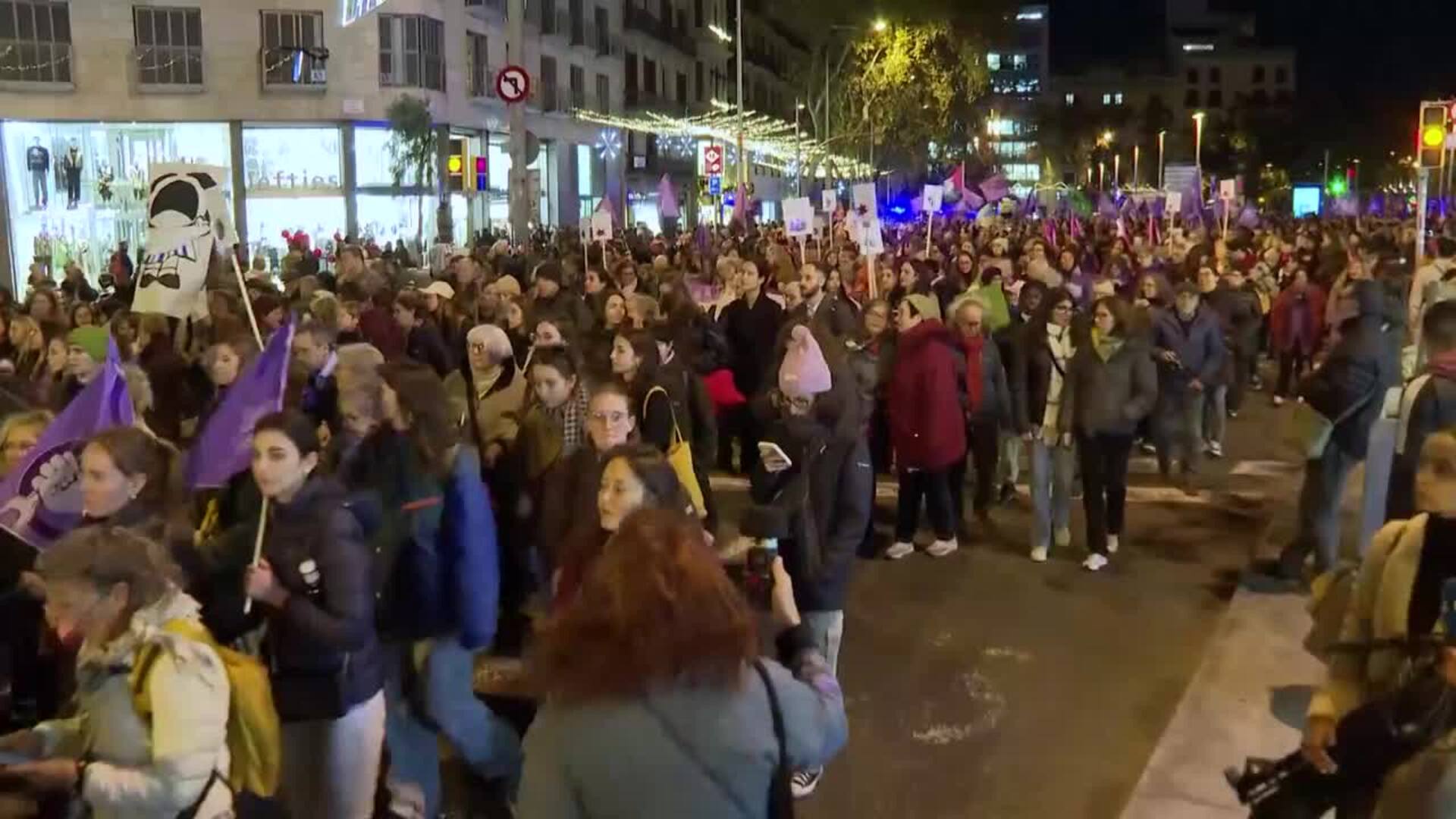 Miles de mujeres alzan la voz contra la violencia machista y el ...