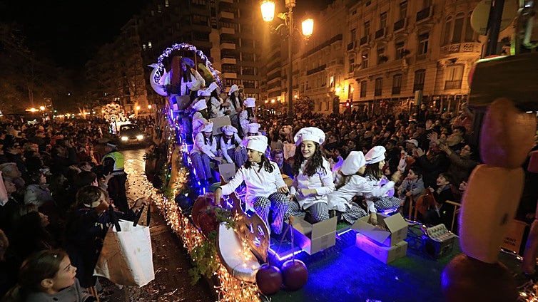 Una docena de poblaciones trasladan al martes las cabalgatas de Reyes en la Comunitat