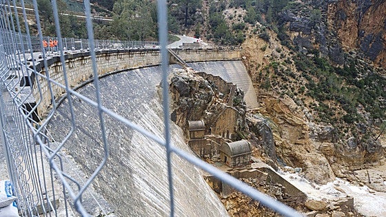 La presa de Buseo inicia un desembalse «por precaución» tras las lluvias de diciembre