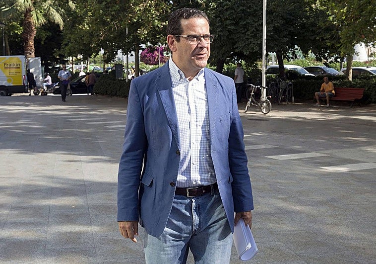 La Audiencia da esperanzas a Bellver en Azud: le permite recurrir su imputación