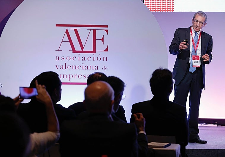 Los empresarios alertan: la excesiva burocracia lastra el emprendimiento en España