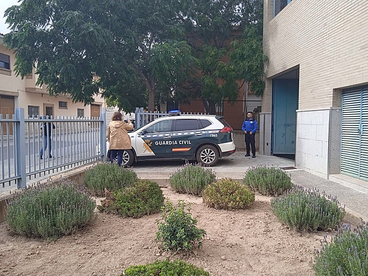 La Guardia Civil detiene a dos hombres por robar aluminio en una empresa de Chiva