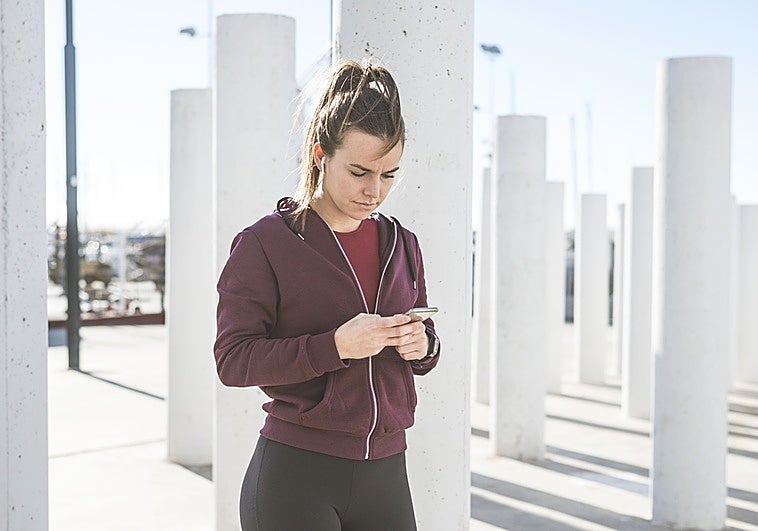 Despedida por subir vídeos en redes sociales criticando a sus compañeros y a la compañía