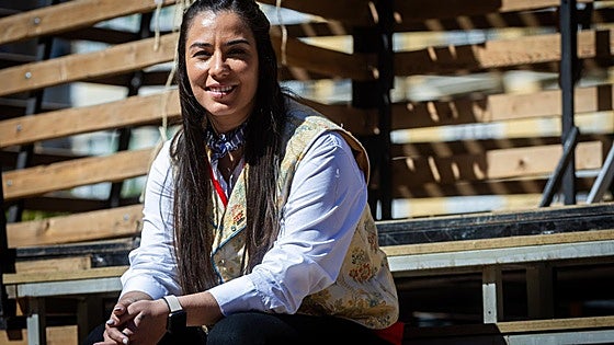 Así se creó el manto de la Ofrenda a la Mare de Déu de 2026: «El mensaje es pedir el cese de toda violencia»