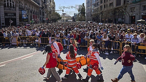 Cruz Roja atiende a 45 personas por lipotimia en la mascletà de este miércoles