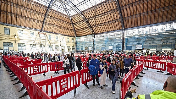 Renfe programa 72 circulaciones de autobús en servicios de Cercanías y Media Distancia