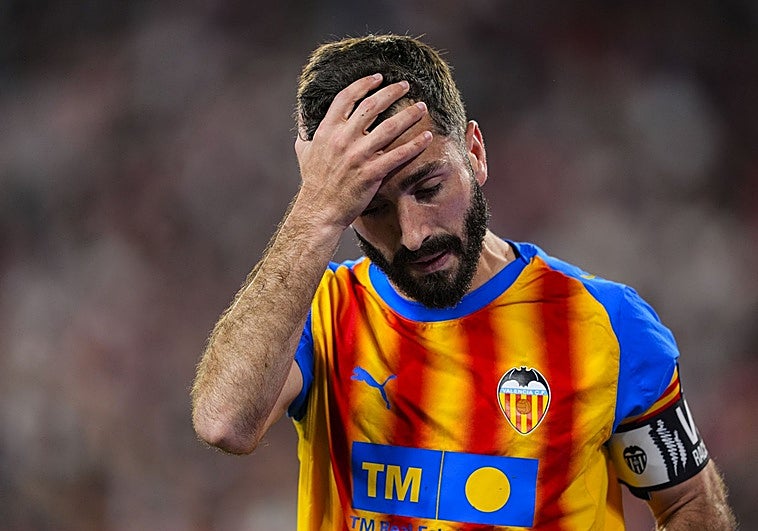 Gayà respira por fin aliviado: no hay lesión en la cabeza