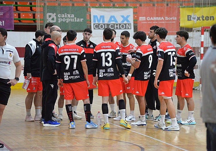 Balonmano Mislata se queda con el derbi valenciano