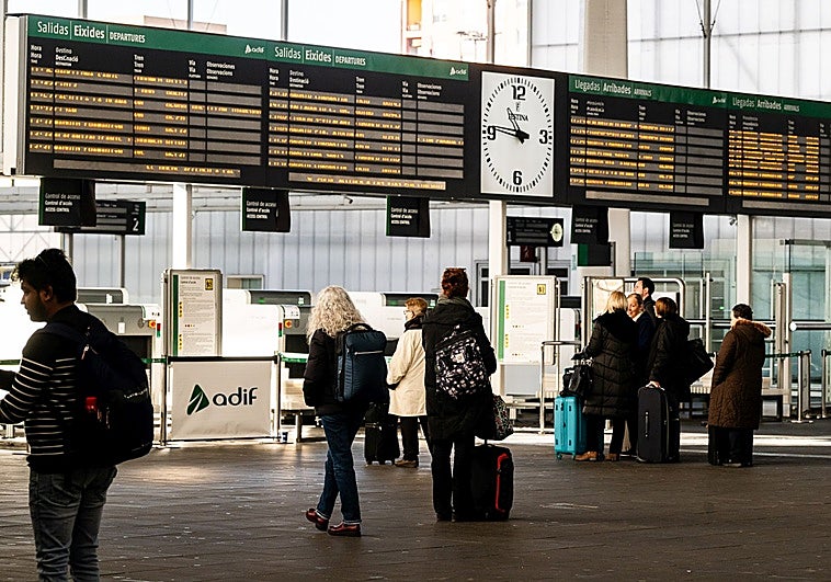 Los precios de la alta velocidad entre Valencia y Madrid siguen al alza y se incrementan seis euros en el último año