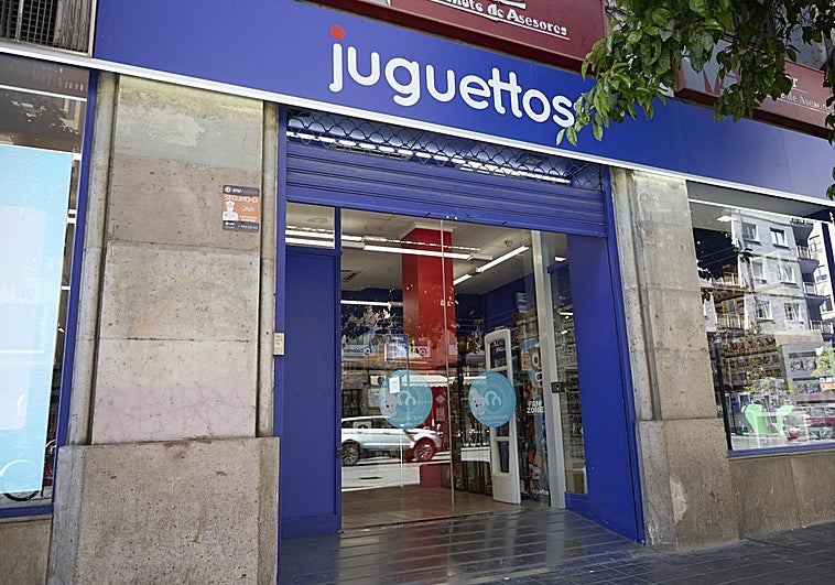 La odisea de trabajar en el corazón de las Fallas: «Era imposible llegar y tuvimos que cerrar»