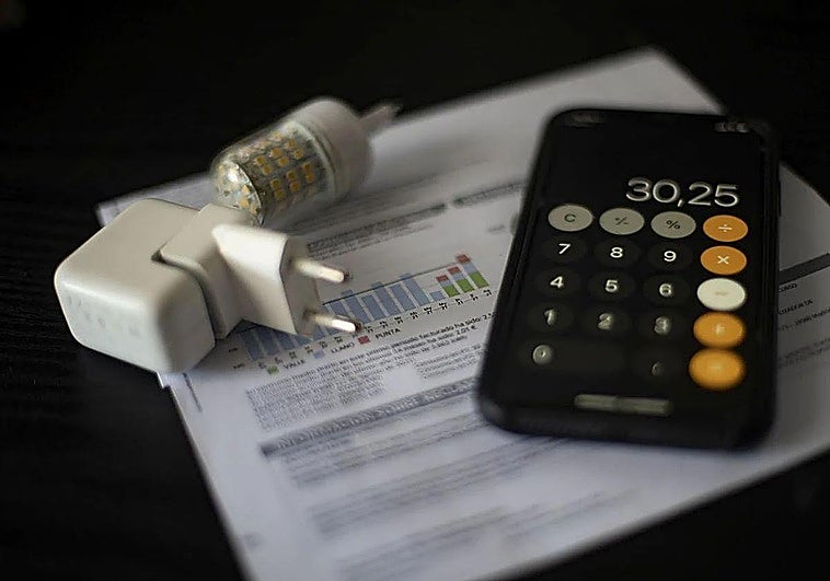 El precio de la luz del viernes 27 de marzo repunta pero deja nueve tramos en negativo, tres a -5,00 €/MWh