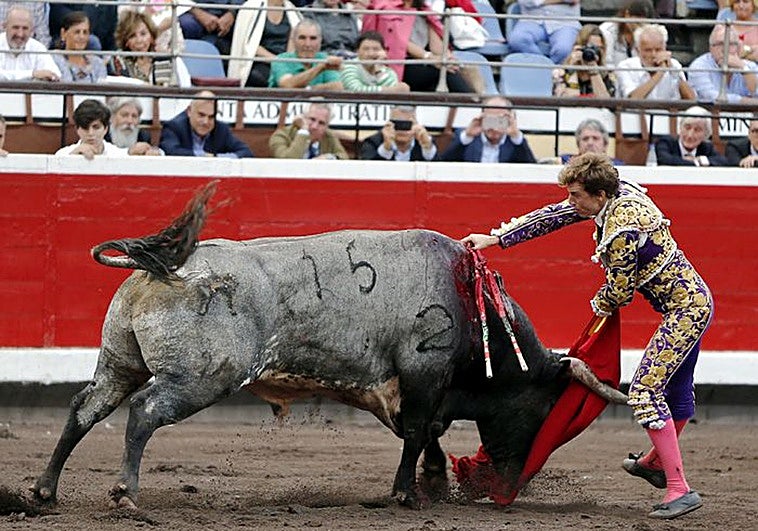Román, punto y seguido a la leyenda de los miuras y Valencia