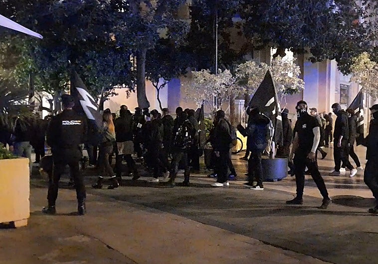 Cómo blindar la paz en una manifestación neonazi en Valencia: «No les provoquen»