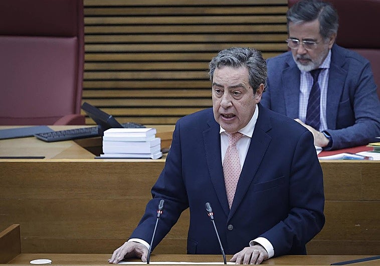 El PP frena el intento de Vox de pedir al Gobierno la deportación de inmigrantes