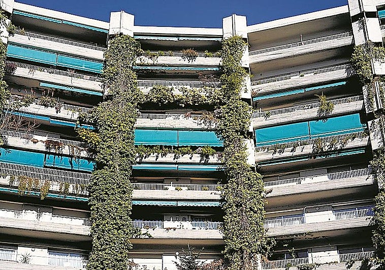 La ley avala que la comunidad de vecinos pueda prohibir instalar toldos en tu terraza esta primavera