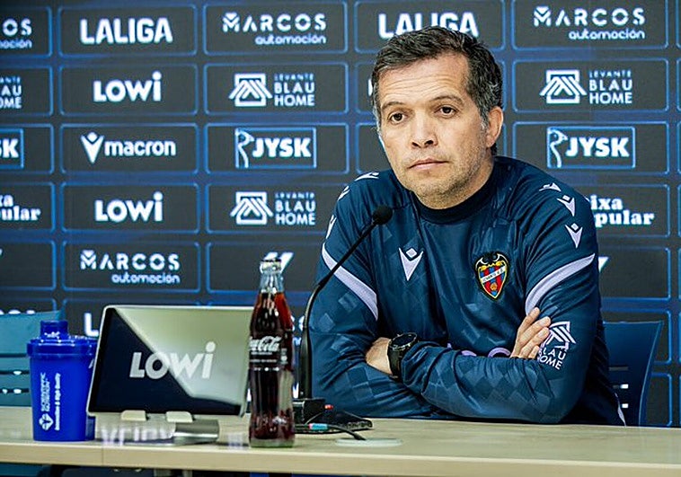 Castro: «Si queremos utilizar a Carlos Álvarez, puede jugar»