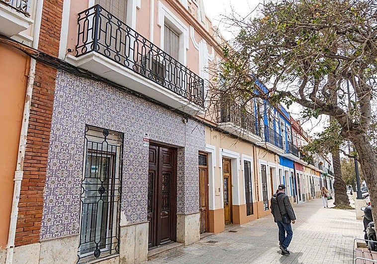 El Ayuntamiento desahuciará a los dueños de una casa en Eugenia Viñes por no pagar la parcela sobre la que se levanta