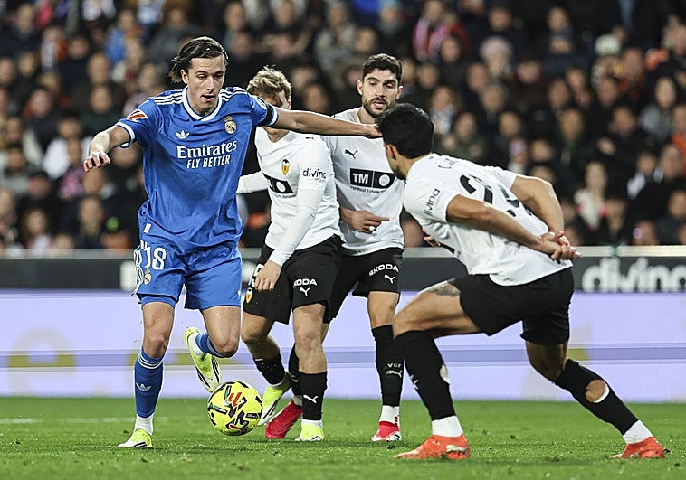 Giráldez habla sobre el futuro de Unai Núñez en el Valencia