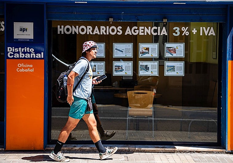 El fracaso de Sánchez con las Golden Visa en la Comunitat: crece la inversión inmobiliaria de mano de extranjeros y los precios tocan techo