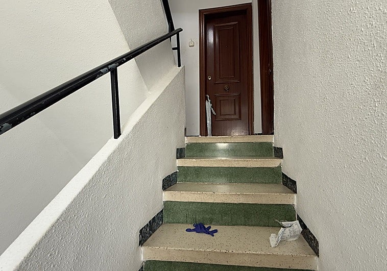 A prisión por intentar matar a su vecina en Silla al golpearla y tirarla por las escaleras