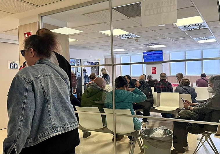 El fin de los refuerzos de invierno deja los primeros colapsos en hospitales de Valencia