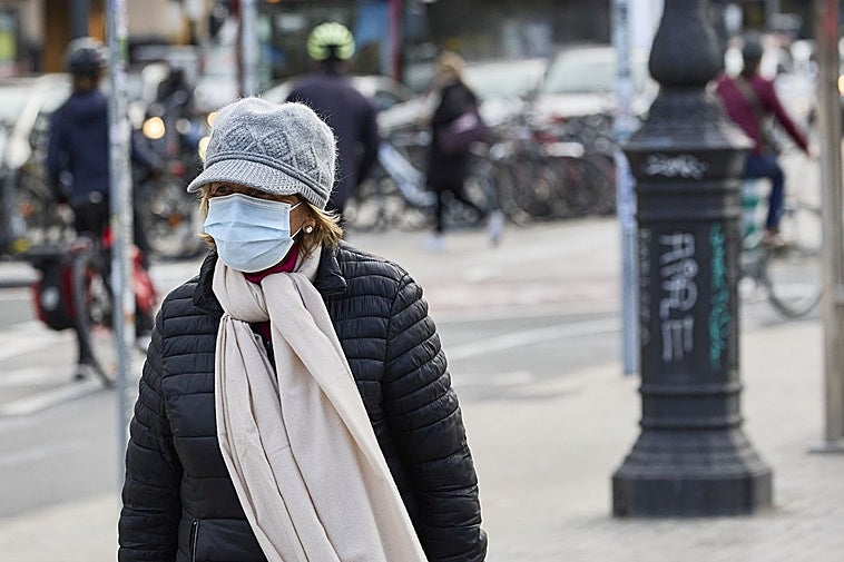Alerta por polvo en Valencia: Emergencias aconseja mascarilla a los asmáticos