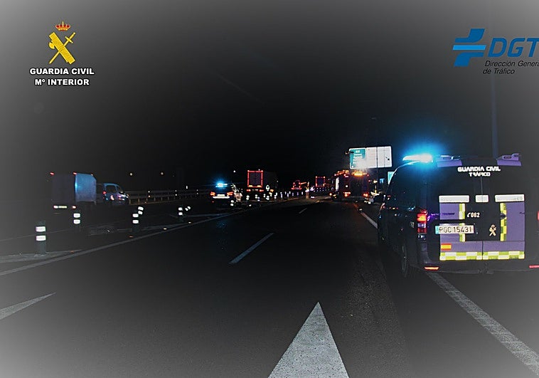 Un turismo con caravana circula 27 km en sentido contrario por la autovía en Moixent