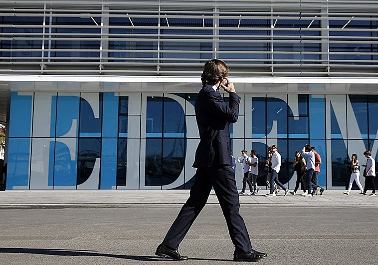 Un profesor particular hecho con IA para apoyar a los alumnos, la propuesta de esta 'startup' de Lanzadera